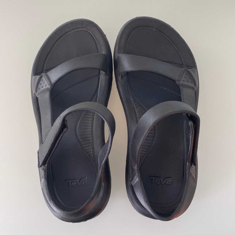 Women’s size 8 Black Rubber Tevas